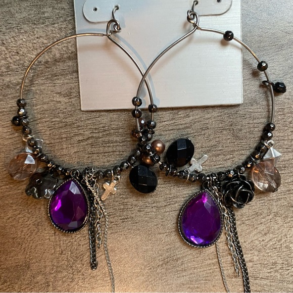 NWT Guess Charm Hoop Earrings - Picture 3 of 5